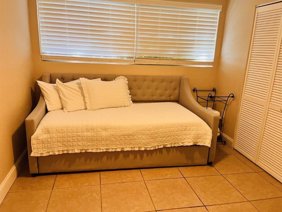 5Bed2Bath Pool Home Walking Distance From Beach! Clearwater Beach Zewnętrze zdjęcie